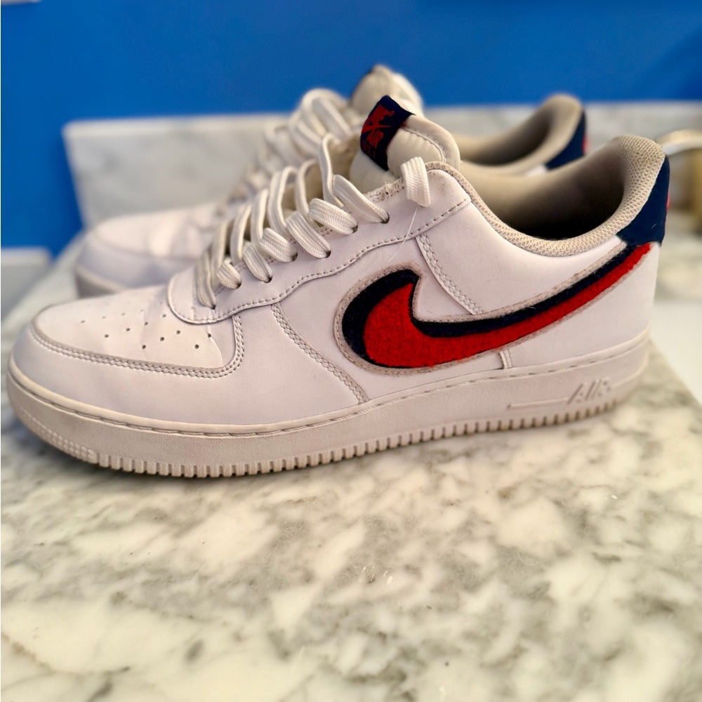 Nike Air Force 1 07 LV8 Chenille Swoosh Men's Sneakers Size 11.5 White